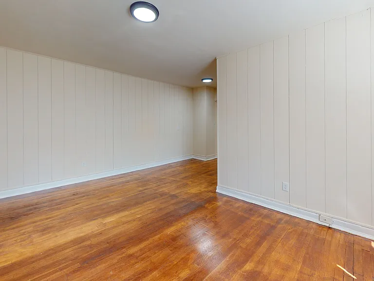 30 Danbury St SE #1 — Photo 28