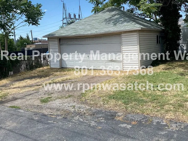 866 S McClelland St — Photo 2