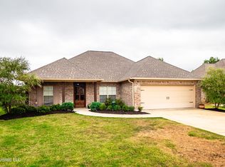 110 Woodscape Dr, Canton, MS 39046