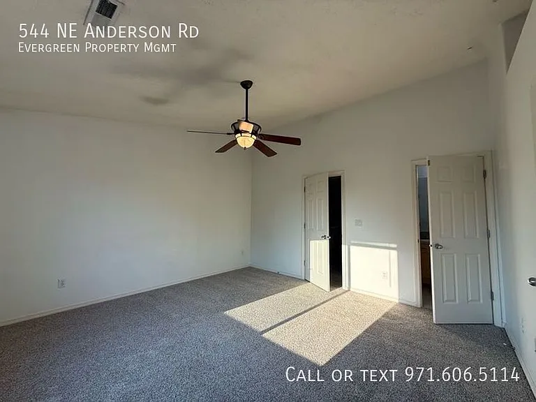 544 NE Anderson Rd — Photo 15