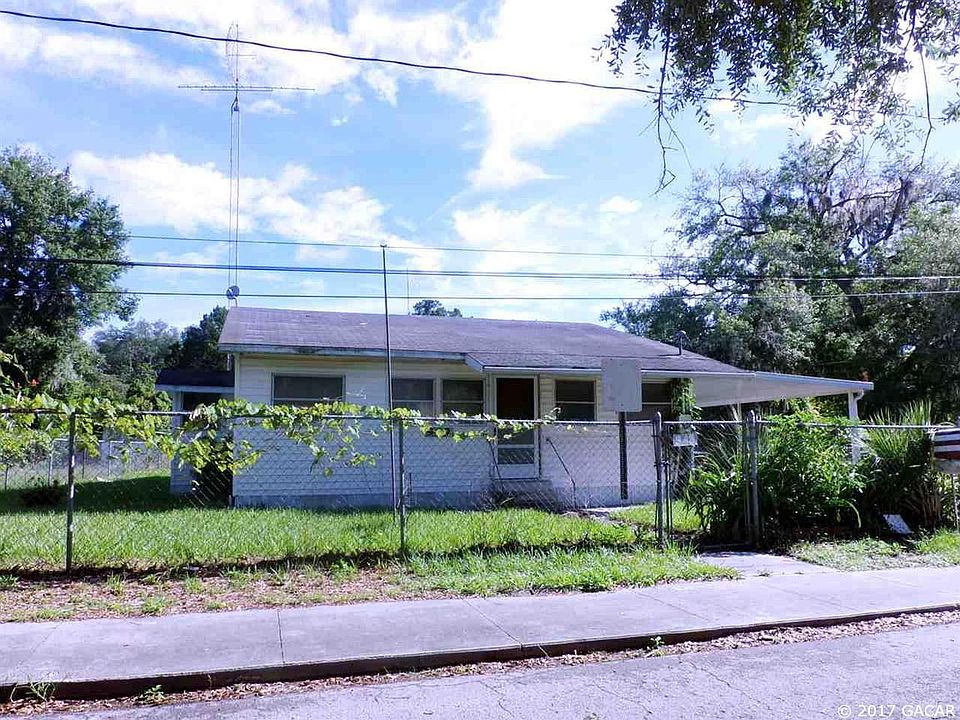 1st image of 949 NE Maple Ln