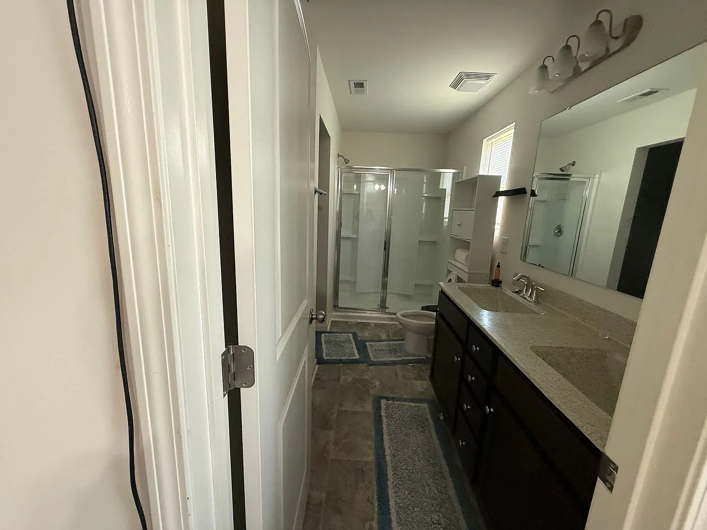 Room in 5 Bedroom Home in Charlotte — Photo 3