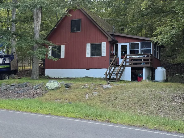 3154 Cherry Ridge Rd, Bushkill, PA 18324