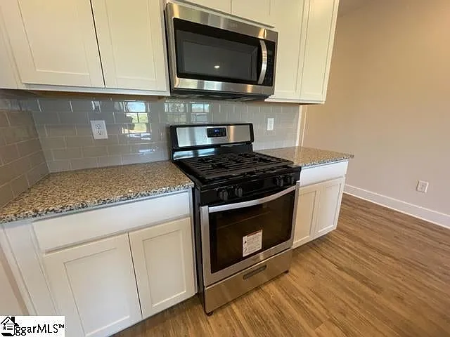 3 bed, 2.5 bath, $1,600 — Photo 4