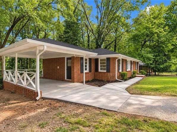 3944 Creel Dr, Lithia Springs, GA 30122