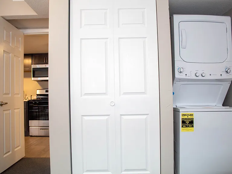 108 E Healey St — Photo 10