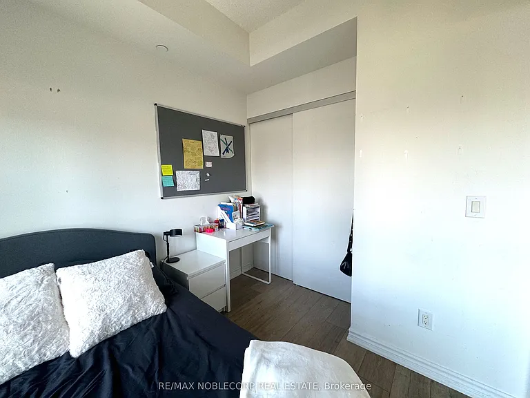 159 Dundas St E #2107 — Photo 11