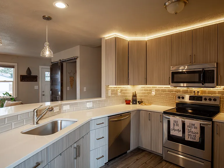 2101 Romney Ave — Photo 2