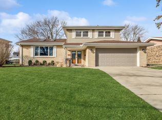 1630 Longmeadow Dr, Glenview, IL