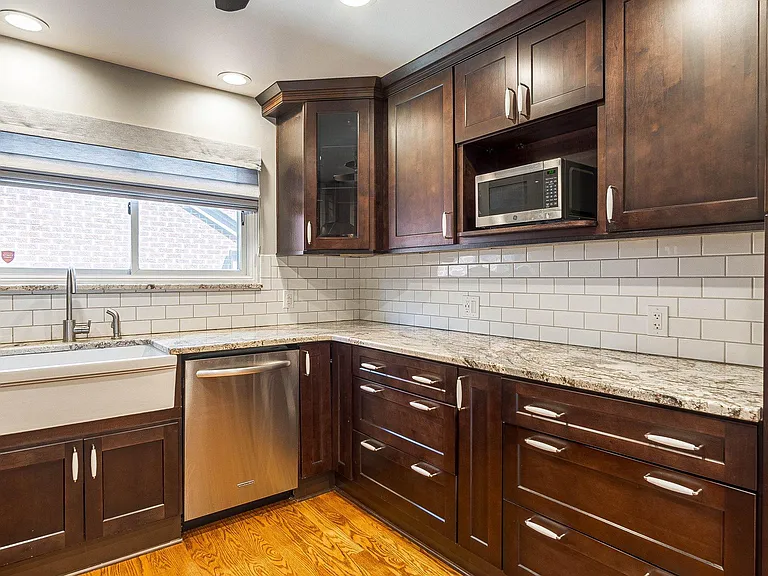 Sherwood Ct — Photo 13