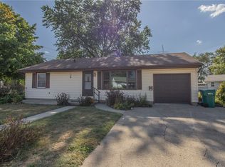 421 Parkview Ave, Mattoon, IL 61938