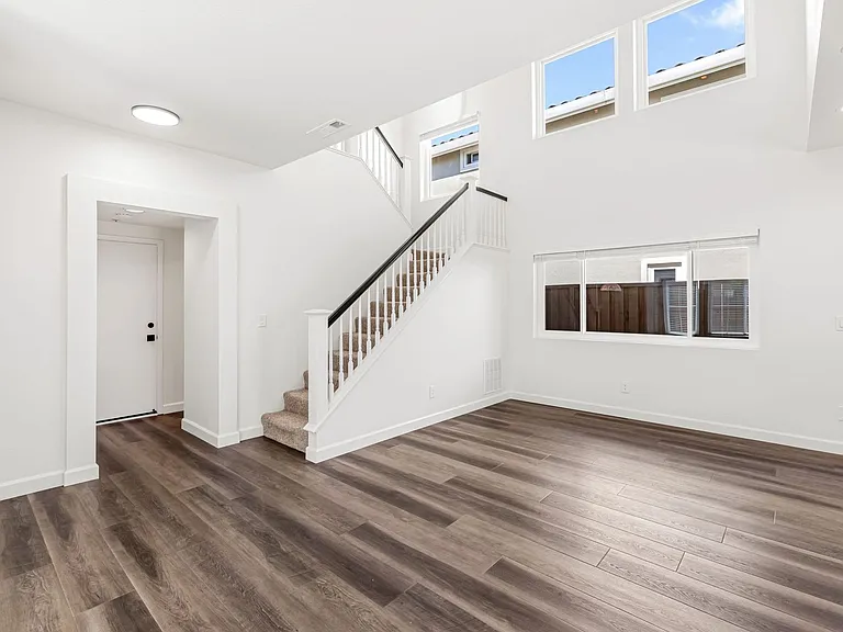 18177 Stonegate Ct — Photo 5
