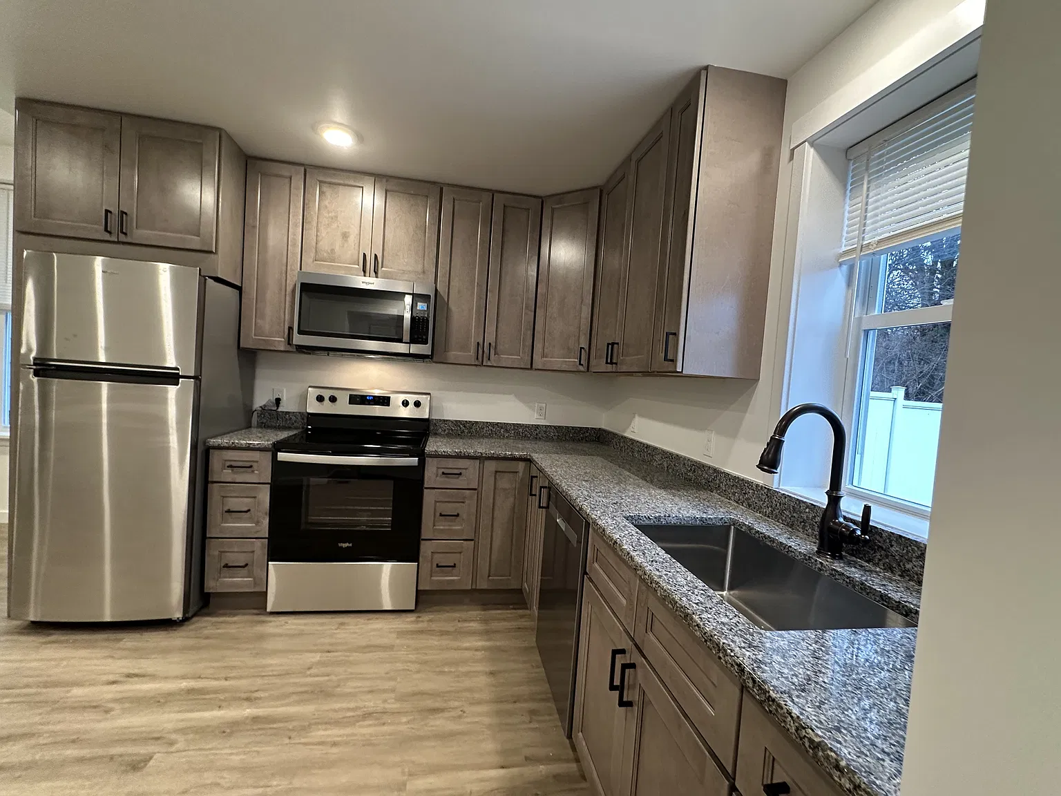 118 Pine Street - B — Photo 3