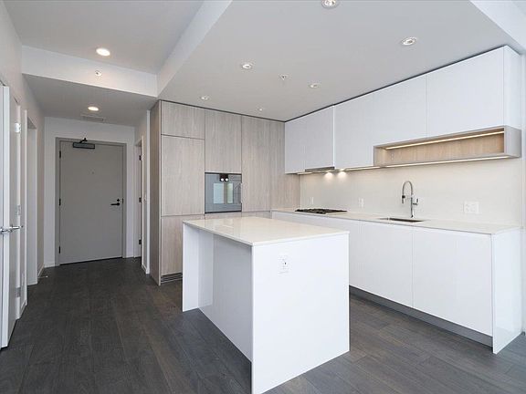 5th image of 6808 Minoru Blvd #904