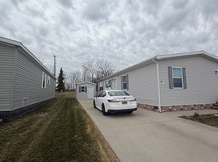 57671 Old Red Ln, Lenox, MI 48048