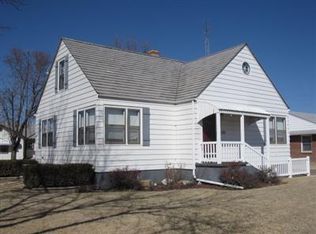 137 W 15th St NW, Russell, KS 67665