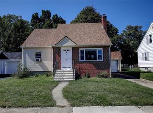 81 Sunset Ter, Cranston, RI 02905