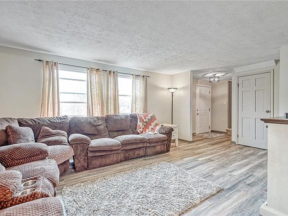 3rd image of 188 Firwood Dr
