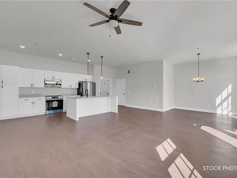 1038 Homestead Way St — Photo 6