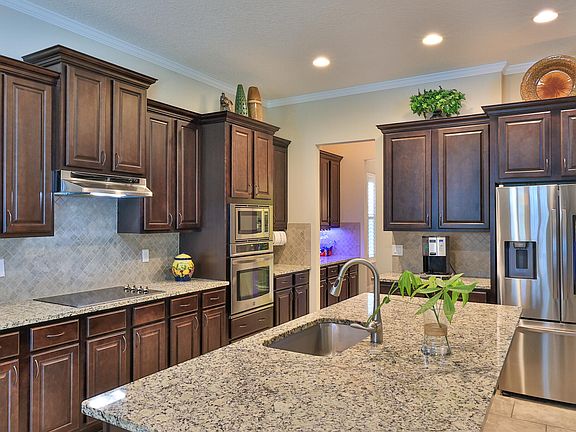 5th image of 25 Ashford Lakes Dr