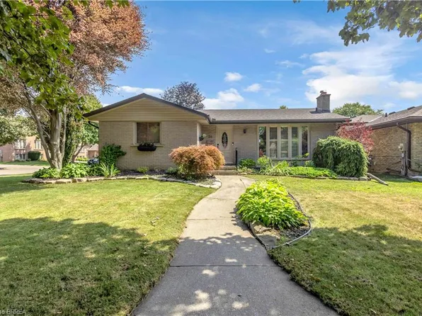 26 Penny Ln, Brantford, ON N3R 5Y4