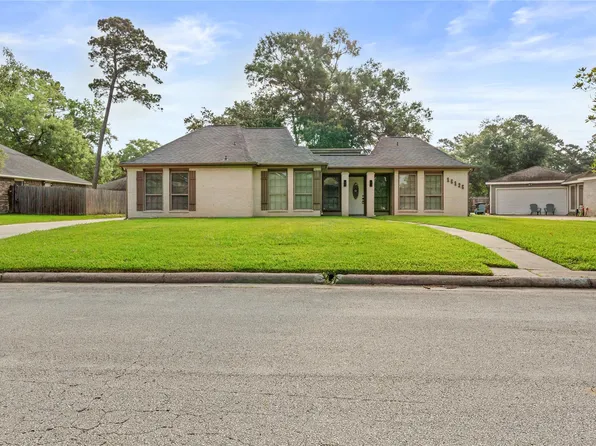 16126 Spinnaker Dr, Crosby, TX 77532