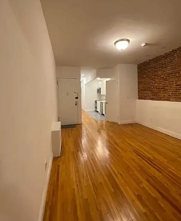 517 East 75th Street — Photo 4