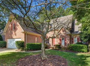 7 Regal Ct, Greensboro, NC 27410