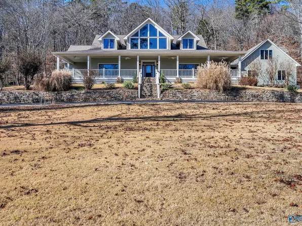 411 Island Dr, Scottsboro, AL 35769