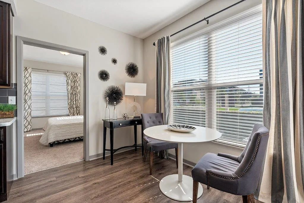 Palmer House Apartment Homes — Photo 3