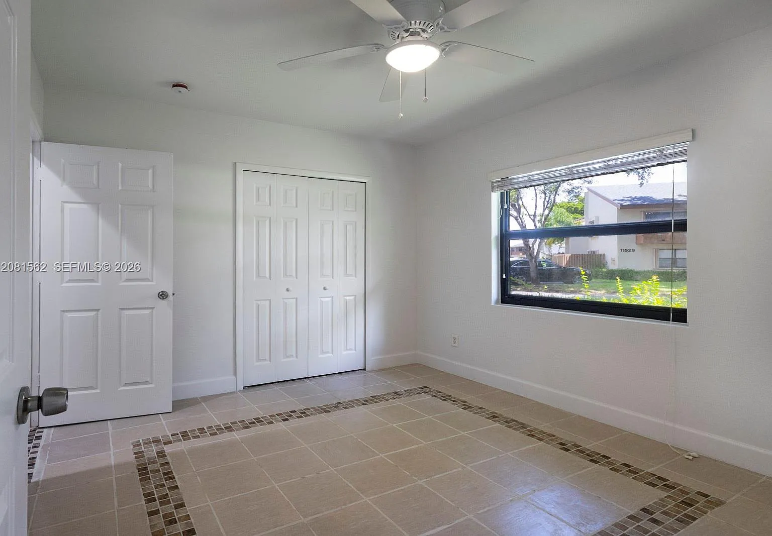 3 bed, 1170 sqft, $3,400 — Photo 4