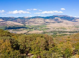 Patrick Ln, Ashland, OR 97520