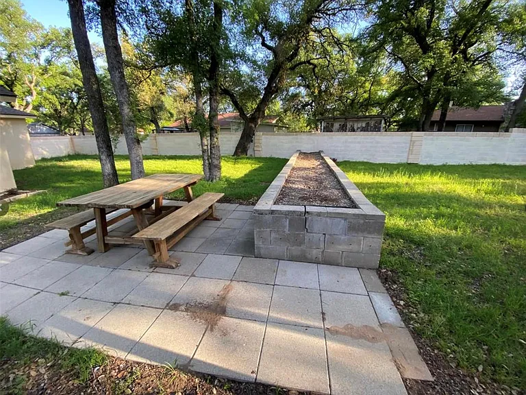 3404 Sierra Dr — Photo 5