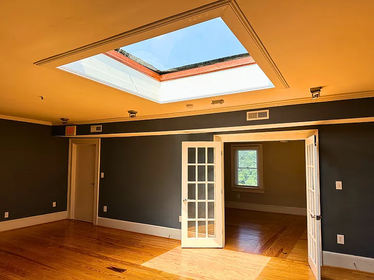 1202 Main St — Photo 22