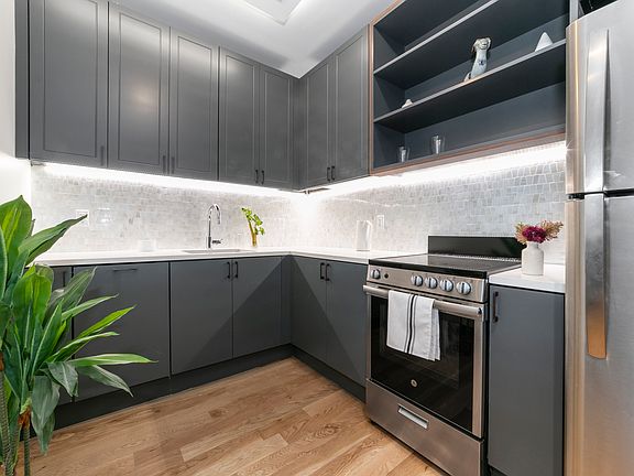 3rd image of 1134 Fulton St APT 10P