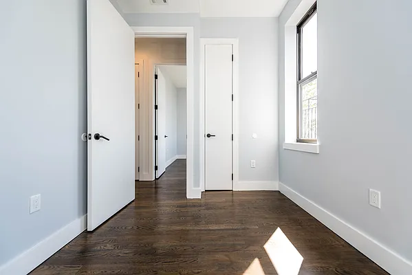 Rented by Nooklyn NYC LLC | media 19