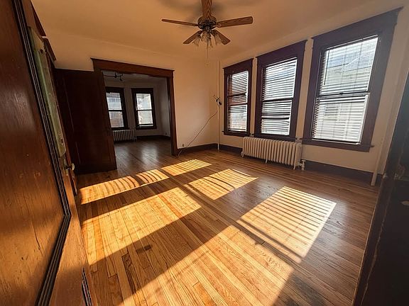 3rd image of 41 Barrows St #1