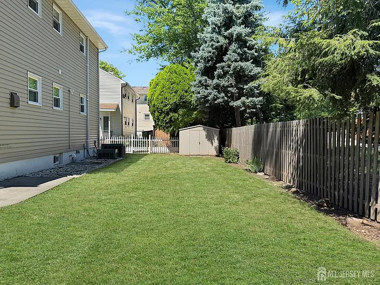19 S Van Buren Ave — Photo 11