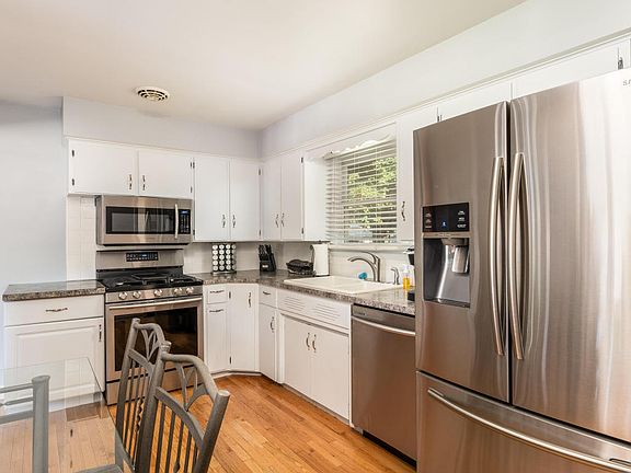 3rd image of 2078 Lawnel Ave
