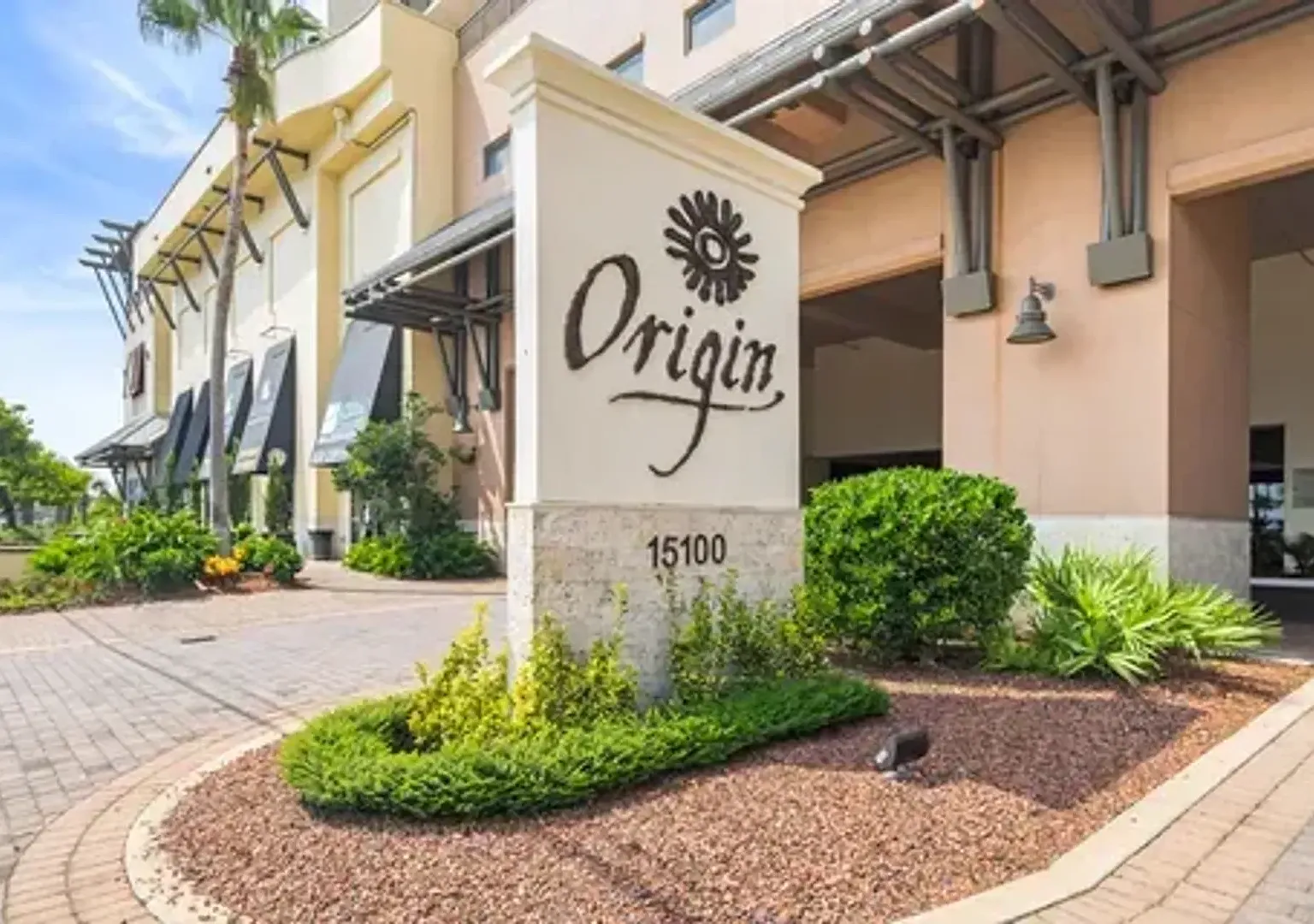 Origin Beach Front Condo — Photo 1