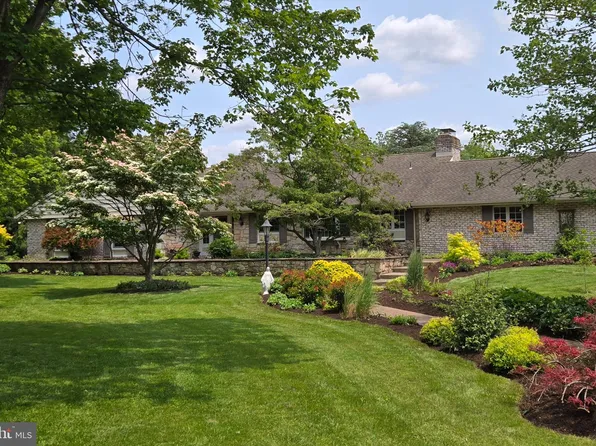 4 Apple Tree Ln, Hummelstown, PA 17036