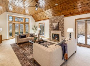 208 E Ravine Baye Rd, Bayside, WI 53217