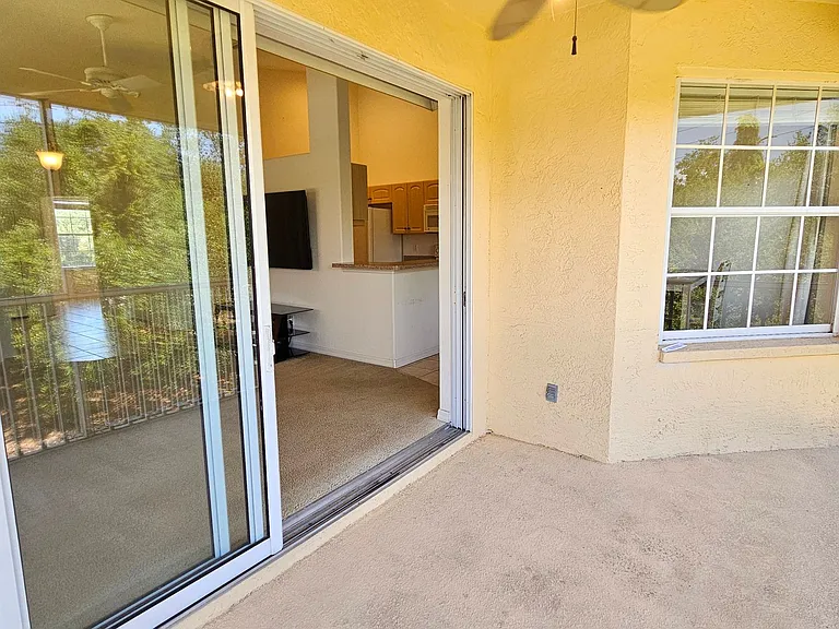 904 Casa Del Lago Way #904 — Photo 12