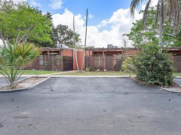 5th image of 10304 Fairway Rd