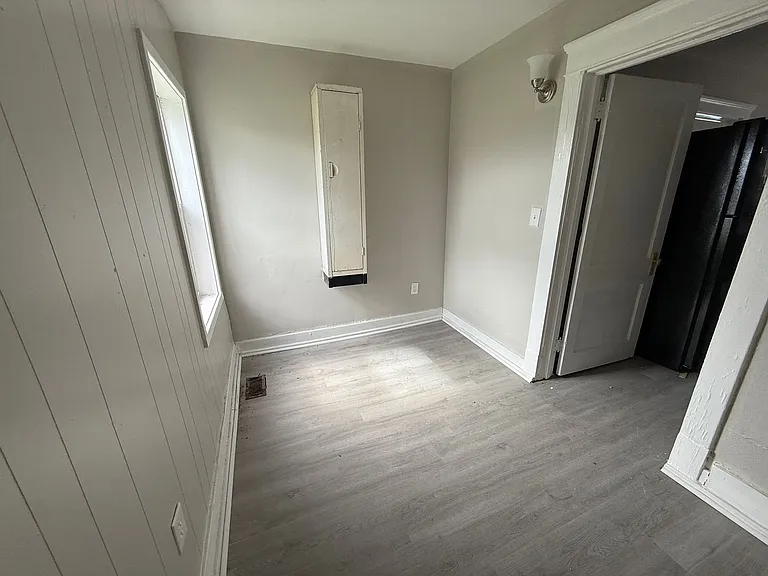 1421 Long Ave — Photo 15