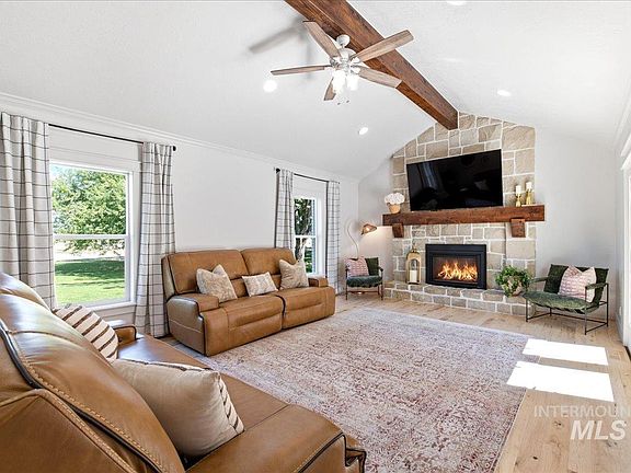 4th image of 21420 Lakehaven Ln