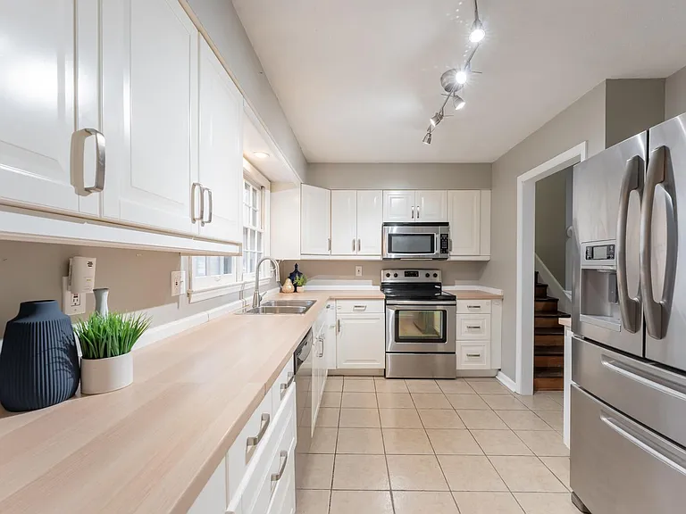 9414 Connell Dr #HOUSE — Photo 1