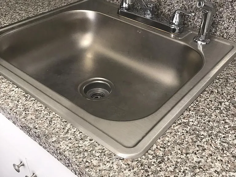St George Apartments — Photo 13