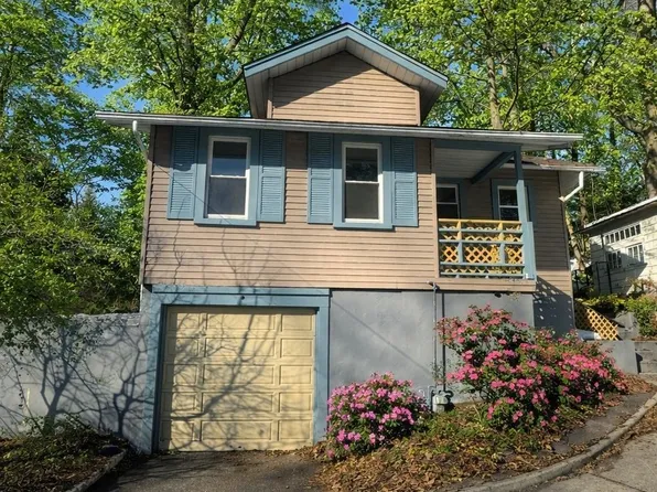 45 Abbott Dr, Halesite, NY 11743