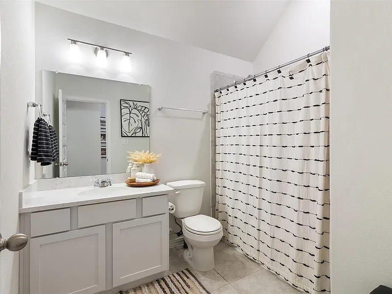1262 Gainesville Dr — Photo 9